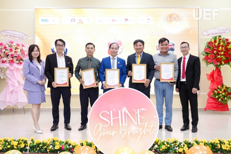 Gắn kết học thuật và thực tiễn hành nghề luật với chủ đề “Shine Your Bright”